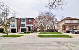 3 dormitorio casa de pueblo en Etobicoke, Canadá. C$1 583 000