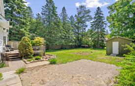 7 dormitorio casa de pueblo en Scarborough, Canadá. C$1 293 000