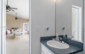 10 dormitorio casa de pueblo 257 m² en Florida, Estados Unidos. $652 000