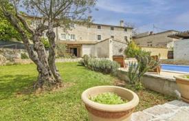 4 dormitorio casa de pueblo 136 m² en Svetvinčenat, Croacia. 440 000 €