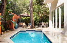 7 dormitorio villa 340 m² en Miami, Estados Unidos. $1 850 000