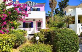 3 dormitorio adosado 120 m² en Porto Cheli, Grecia. 390 000 €