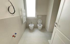 3 dormitorio piso 156 m² en Florencia, Italia. 780 000 €