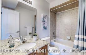 7 dormitorio adosado en North York, Canadá. C$1 842 000