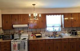 4 dormitorio adosado en North York, Canadá. C$1 161 000