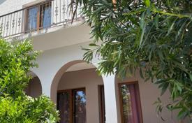 6 dormitorio casa de pueblo 162 m² en Bijela, Montenegro. 295 000 €