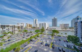 2-dormitorio apartamentos en condominio 105 m² en Hallandale Beach, Estados Unidos. $350 000