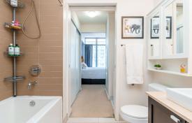 5 dormitorio piso en The Queensway, Canadá. C$878 000