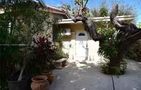 2 dormitorio casa de pueblo 186 m² en Miami, Estados Unidos. $700 000