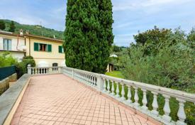 15 dormitorio villa en Pietrasanta, Italia. Price on request