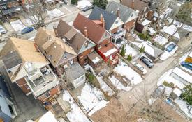 8 dormitorio casa de pueblo en Old Toronto, Canadá. C$1 381 000