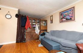 6 dormitorio casa de pueblo en York, Canadá. C$2 044 000