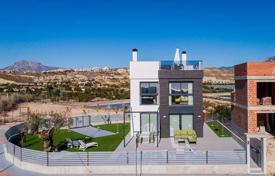 3 dormitorio villa en Mutxamel, España. 450 000 €