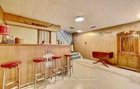 8 dormitorio casa de pueblo en Etobicoke, Canadá. C$1 661 000