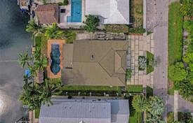 Casa de pueblo – North Miami, Florida, Estados Unidos. $2 400 000