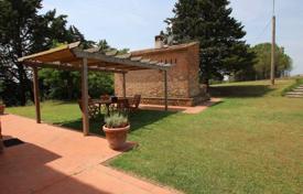3 dormitorio villa 280 m² en Peccioli, Italia. 770 000 €