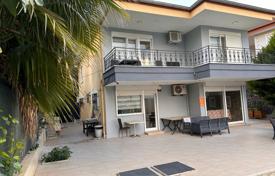 6 dormitorio villa 200 m² en Kargicak, Turquía. 15 826 000 TRY