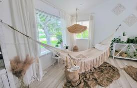 3 dormitorio casa de pueblo 233 m² en Miami, Estados Unidos. $800 000