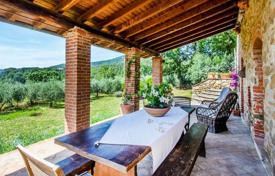 3 dormitorio villa 220 m² en Bucine, Italia. 790 000 €