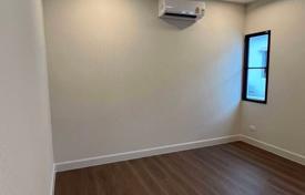 4 dormitorio chalet en Saphan Sung, Tailandia. $8 800  por semana