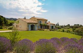 Villa – Les Baux-de-Provence, Provenza - Alpes - Costa Azul, Francia. 10 700 €  por semana
