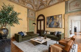 8 dormitorio piso 208 m² en Perugia, Italia. 995 000 €