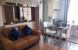 1-dormitorio apartamentos en condominio en Watthana, Tailandia. $222 000