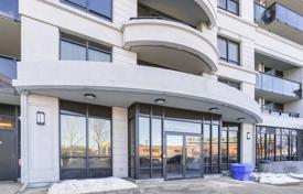 5 dormitorio piso en North York, Canadá. C$816 000