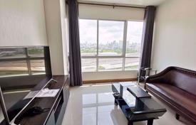 1-dormitorio apartamentos en condominio en Huai Khwang, Tailandia. $117 000