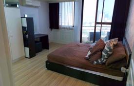 2-dormitorio apartamentos en condominio en Watthana, Tailandia. $256 000