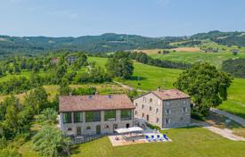 26 dormitorio finca rústica 910 m² en Modena, Italia. 2 850 000 €