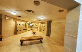 5 dormitorio piso en North York, Canadá. C$738 000