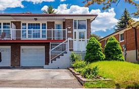 10 dormitorio adosado en North York, Canadá. C$1 289 000