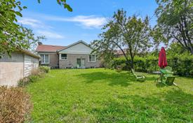 8 dormitorio casa de pueblo en Scarborough, Canadá. C$1 351 000