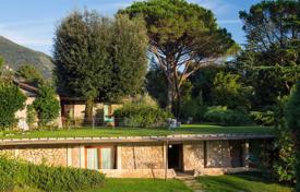 Villa – Camaiore, Toscana, Italia. 9 400 €  por semana