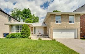 10 dormitorio casa de pueblo en North York, Canadá. C$2 064 000