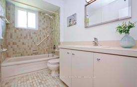 9 dormitorio casa de pueblo en North York, Canadá. C$2 227 000