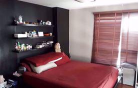 1-dormitorio apartamentos en condominio en Yan Nawa, Tailandia. $124 000