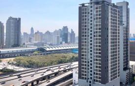 1-dormitorio apartamentos en condominio en Huai Khwang, Tailandia. $115 000