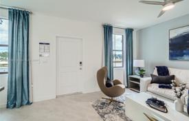 3 dormitorio casa de pueblo 135 m² en Miami, Estados Unidos. $448 000