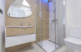 3 dormitorio chalet 70 m² en Torrevieja, España. 335 000 €