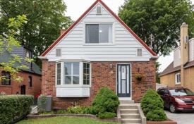 3 dormitorio casa de pueblo en East York, Canadá. C$1 095 000