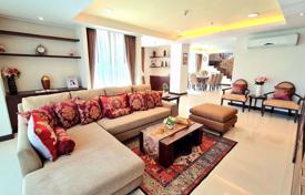 4 dormitorio ático en Watthana, Tailandia. $6 700  por semana