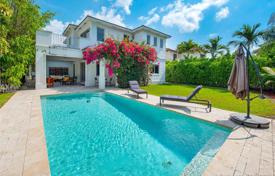 Villa – Coral Gables, Florida, Estados Unidos. $1 691 000