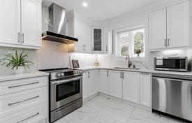9 dormitorio casa de pueblo en York, Canadá. C$1 984 000