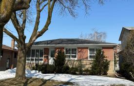 11 dormitorio casa de pueblo en North York, Canadá. C$1 846 000