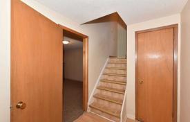 3 dormitorio adosado en North York, Canadá. C$1 095 000