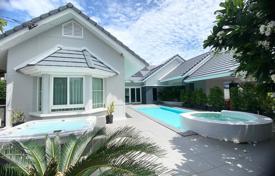 4 dormitorio villa 624 m² en Pattaya, Tailandia. $490 000