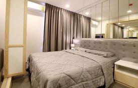 1-dormitorio apartamentos en condominio en Watthana, Tailandia. $198 000