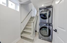 10 dormitorio casa de pueblo en Scarborough, Canadá. C$1 945 000